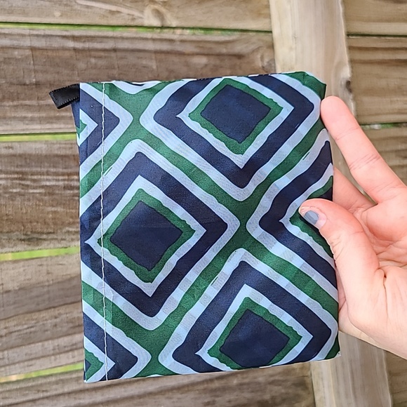 Blue/Green Grid Reusable Large Bag Folds Up Nicely, Wipe Clean - Picture 3 of 4